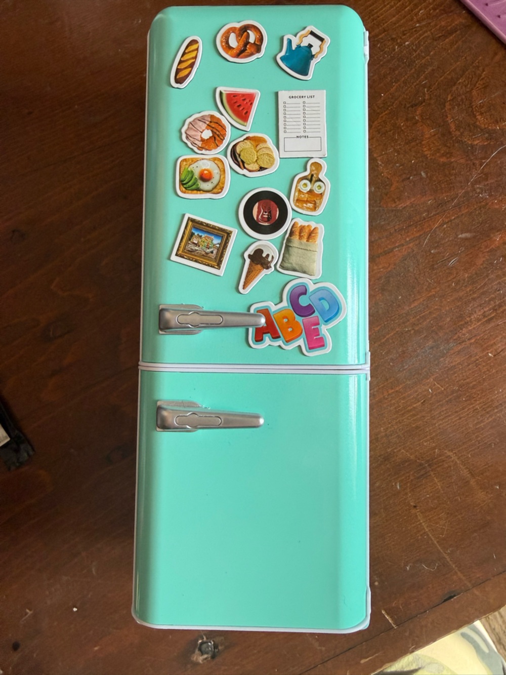 Mini Brands Fill the Fridge with accessories included